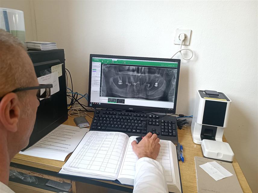 ПРИЈЕДОР, 13. СЕПТЕМБРА /СРНА/ - Дом здравља Приједор набавио је из властитих средстава апарат за дигитално три де снимање зуба.