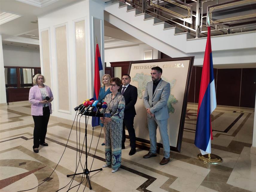 БАЊАЛУКА, 14. СЕПТЕМБРА /СРНА/ - Министар финансија Републике Српске Зора Видовић на конференцији за новинаре у Бањалуци.