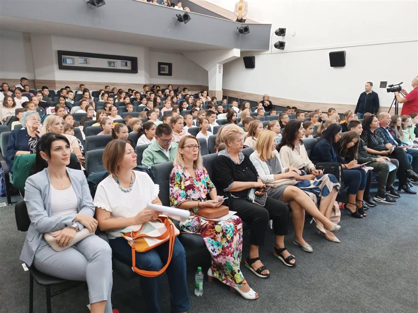 ПАЛЕ, 14. СЕПТЕМБРА /СРНА/ - Програмом за дјецу под називом "Дјеци у част" и проглашењем побједника и додјелом награда за најбољи литерални рад о теми "Срце је чудна звијер" данас су завршени "Дани Душка Трифуновића" у Палама.