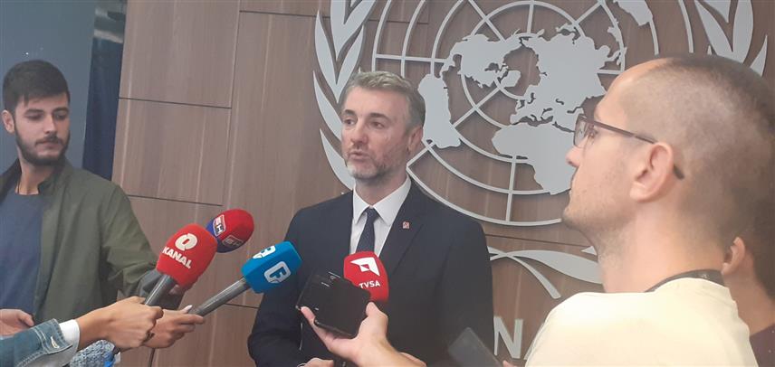 САРАЈЕВО, 15. СЕПТЕМБРА /СРНА/ -  Резидентни координатор УН у БиХ Ингрид Мекдоналд и министар транспорта и комуникација у Савјету министара Един Форто. 