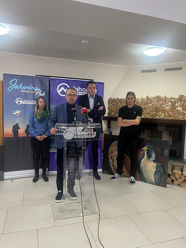 ЈАХОРИНА, 15. СЕПТЕМБРА /СРНА/ - Директор Олимпијског центра "Јахорина" Дејан Љевнаић на конференцији за новинаре.