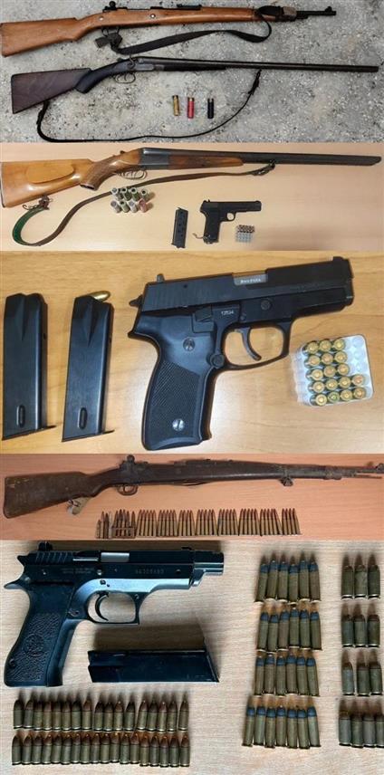 ПОДГОРИЦА, 16. СЕПТЕМБРА /СРНА/ - Црногорска полиција је претресом на више локација у Никшићу и Пљевљим пронашла већу количину оружја и муниције и ухапсила мушкарца чији су иницијали А.В.