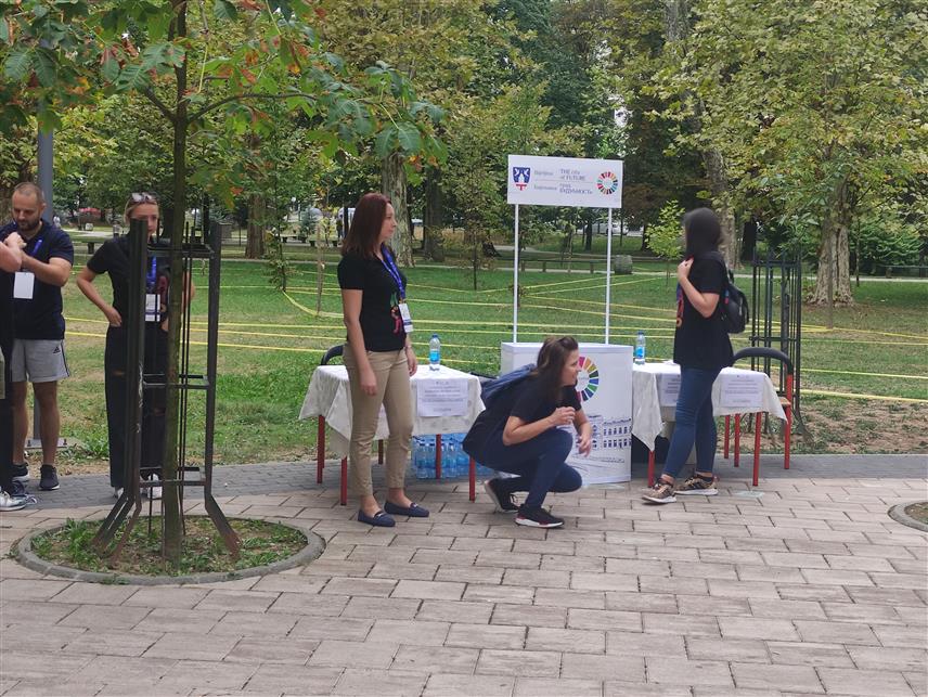 БИЈЕЉИНА, 16. СЕПТЕМБРА /СРНА/ - У Градском парку у Бијељини данас је, такмичењем у трчању са препрекама за дјецу од три до 12 година, званично почело обиљежавање Европске седмице мобилности.