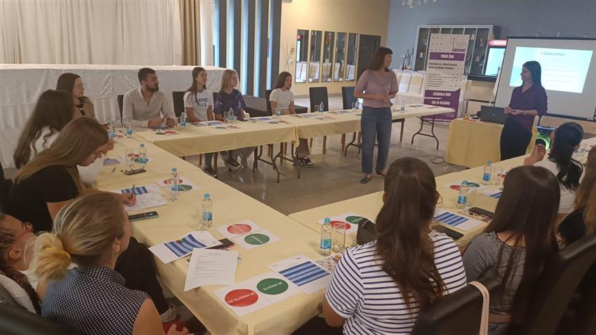 БИЈЕЉИНА, 16. СЕПТЕМБА /СРНА/ - у Бијељини је данас одржана радионица за младе коју је фондација “Лара” организовала у оквиру пројекта „Ко се туче тај се не воли – млади против насиља у адолосцентским везама“.