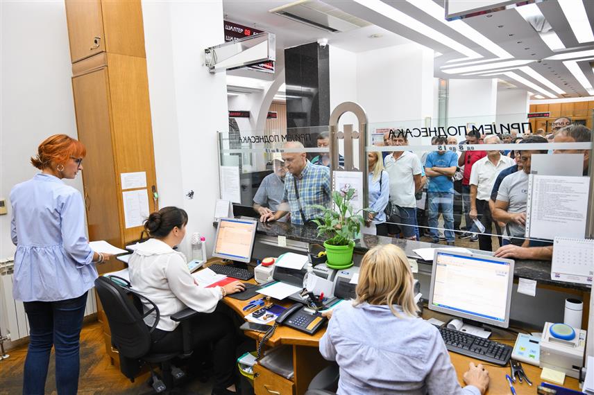 БАЊАЛУКА, 16. СЕПТЕМБРА /СРНА/ - У Градску управу Бањалука од понедјељка, 11. септембра, у просјеку је дневно примљено око 650 захтјева за остваривање права на мјесечни борачки додатак, речено је Срни у овој управи.