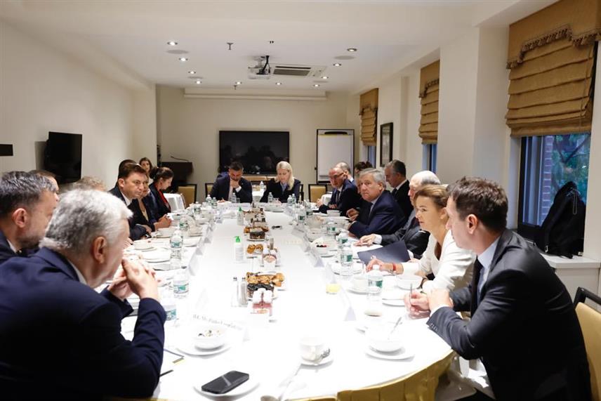 ЊУЈОРК, 18. СЕПТЕМБРА /СРНА/ - Састанак министара спољних послова земаља западног Балкана, Хрватске и Словеније у Њујорку са министром спољних послова Италије Антонијем Tајанијем.