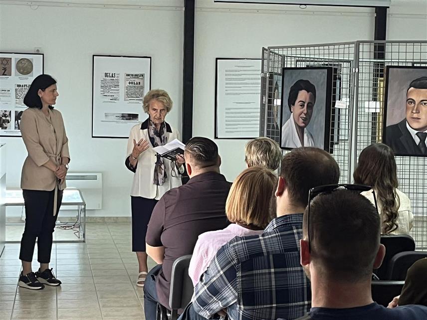 КОЗАРСКА ДУБИЦА, 19. СЕПTЕМБРА /СРНА/ - Предсједник бањалучког Удружења логораша Другог свјетског рата Добрила Кукољ у обраћању студентима у изложбеној сали Јавне установе Спомен-подручје Доња Градина.