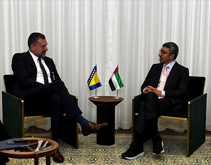 САРАЈЕВО, 20. СЕПТЕМБРА /СРНА/ - Министар иностраних послова у Савјету министара Елмедин Конаковић и министр спољних послова Катара Мухамед бин Абдулрахман ел Тани.