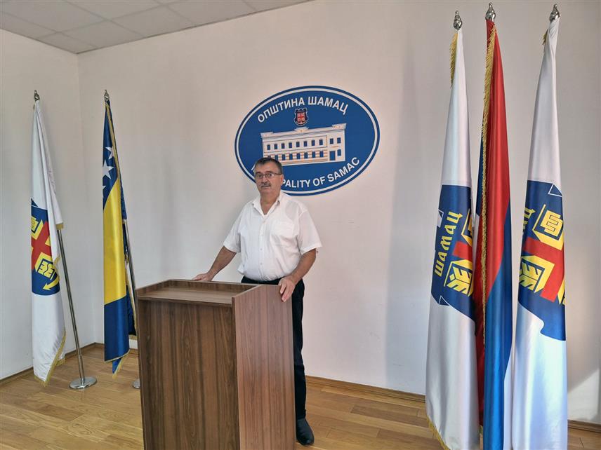 ШАМАЦ, 20. СЕПТЕМБРА /СРНА/ - Замјеник начелника општине Шамац Ђуро Ивановић изјавио је Срни да је са Средишњим државним уредом за помоћ Хрватима изван Хрватске потписан уговор о подршци за проширење Хрватског културног центра у Средњој Слатини, у вриједности од 45.000 евра.