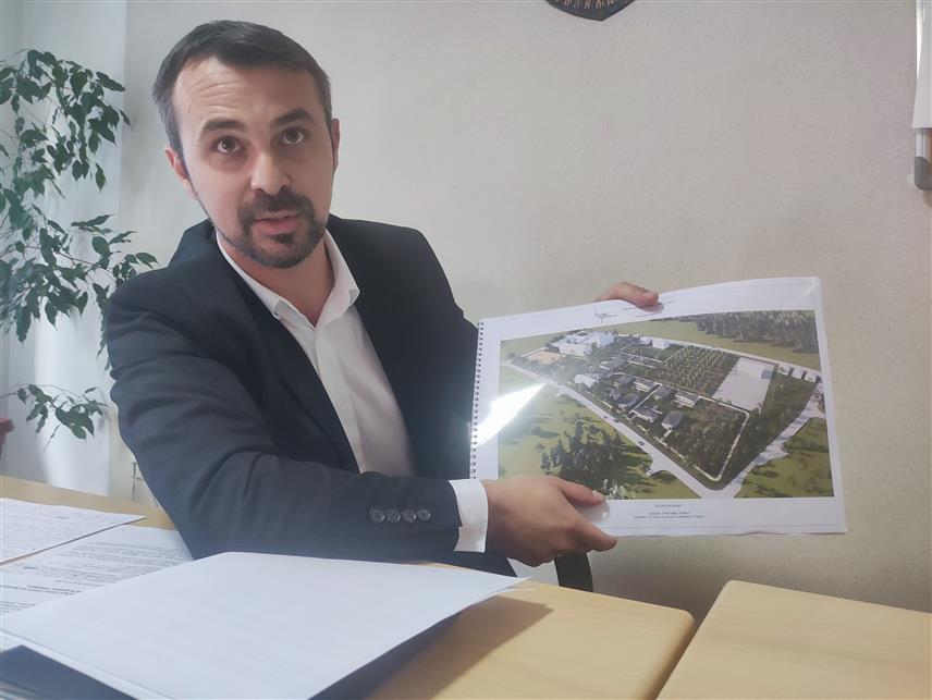 ПРИЈЕДОР, 21. СЕПТЕМБРА /СРНА/ - Дом за лица са инвалидитетом Приједор у континуитету реализује активности и пројекте с циљем да квалитет услуге подигне на што виши ниво, а једна од новина је и формирање Савјета корисника, изјавио је вршилац дужности директора ове јавне установе републичког нивоа Никола Вујасиновић.