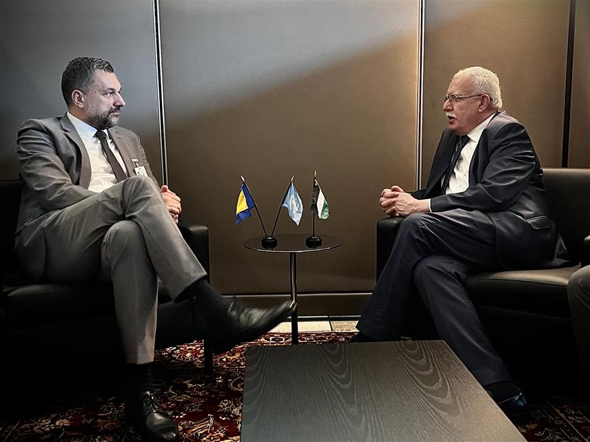 САРАЈЕВО, 21. СЕПТЕМБРА /СРНА/ - Министар иностраних послова у Савјету министара Елмедин Конаковић и државни министар за спољне послове Катара Султан бин Сад ел Мураихи 