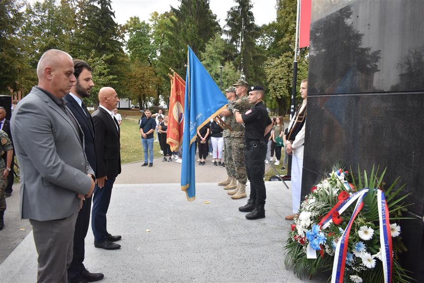 ПРИЈЕДОР, 21. СЕПТЕМБРА /СРНА/ - Градоначелник Приједора Слободан Јавор на обиљежавању 21. септембра - Дана приједорских ратних јединица.