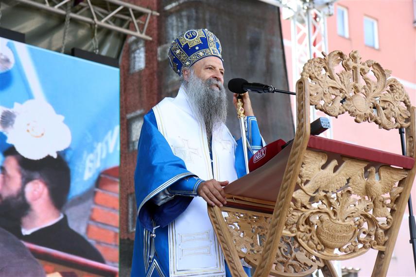 ЗВОРНИК, 21. СЕПТЕМБРА /СРНА/ - Његова светост патријарх српски Порфирије захвалио је данас свакоме ко је молитвом и прилозима учествовао у изградњи Саборног храма Рођења Пресвете Богородице у Зворнику, истичући да су они разумјели да је мртво свако насеље без цркве, да не живи пуним плућима.