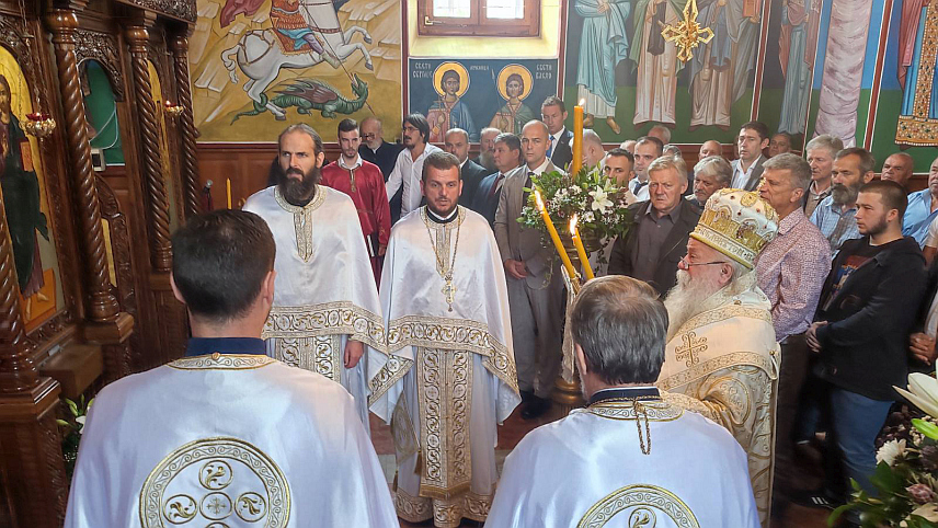 ВИШЕГРАД, 21. СЕПТЕМБРА /СРНА/ - Његово високопреосвештенство митрополит дабробосански Хризостом служи у Храму Рођења Пресвете Богородице на Мегдану.