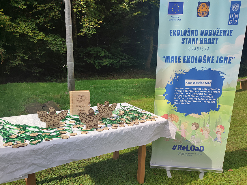 ГРАДИШКА, 22. СЕПТЕМБРА /СРНА/ - Такмичењем у разним спортским играма за старију групу дјеце из Јавне предшколске установе "Лепа Радић", на излетишту "Писарић" у Совјеку код Градишке успјешно је завршен пројекат "Малих еколошких игара" који је Еколошко удружење "Стари храст" реализовао у сарадњи са овом установом.
