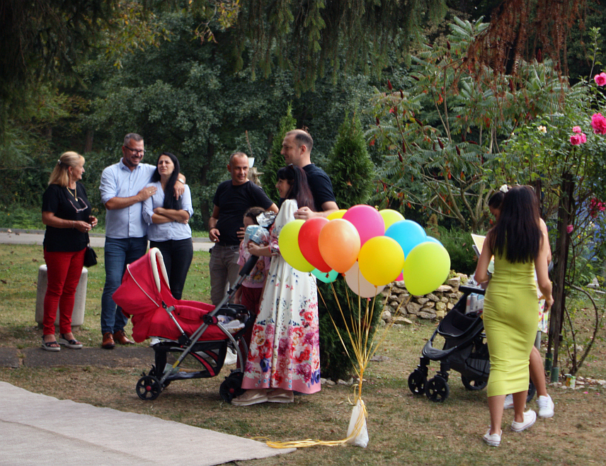 ВУКОСАВЉЕ , 22. СЕПТЕМБРА /СРНА/ - У Вукосављу вечерас је одржана шеста по реду Конференција беба, на којој је учествовало 10 малишана млађих од годину дана.