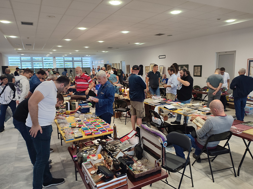ГРАДИШКА, 23. СЕПТЕМБРА /СРНА/ - У Градишци је данас одржан Сајам колекционарства и антиквитета "Денариус 2023" на којем је колекције изложило око 50 колекционара из БиХ, Србије, Хрватске, Црне Горе и Словеније.
