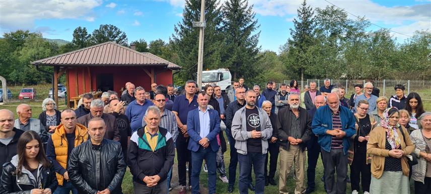 СРЕБРЕНИЦА, 24. СЕПТЕМБРА /СРНА/ - У цркви Свете Великомученице Марине у Подравању код Сребренице данас је служен парастос за 60 мјештана овог села погинулих у посљедњем рату, од којих су 32 цивила и војника убијена на данашњи дан 1992. године.