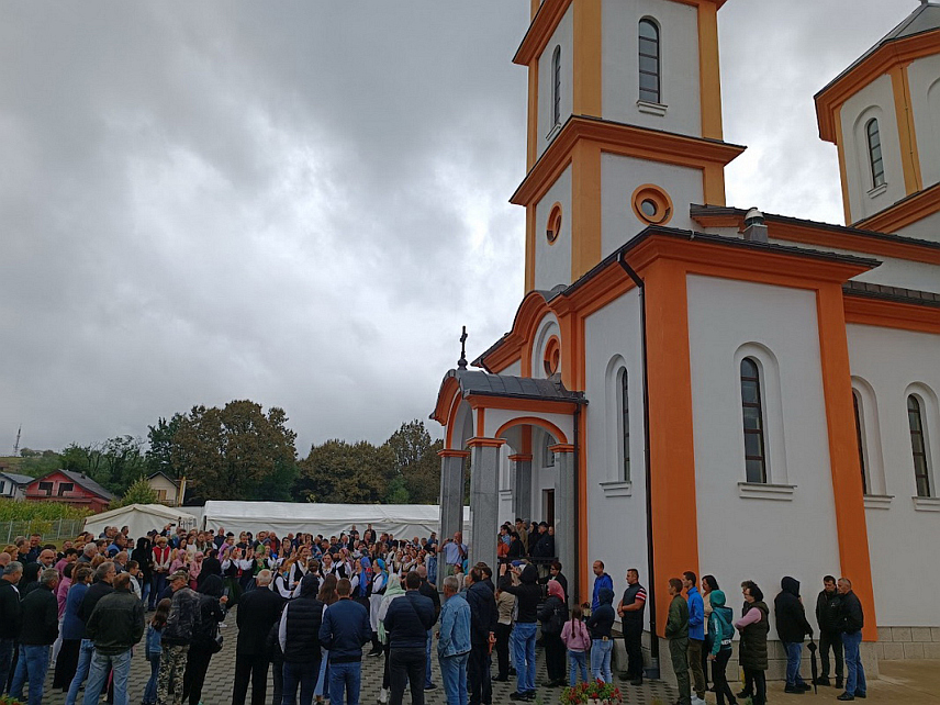 ПРИЈЕДОР, 24. СЕПТЕМБРА /СРНА/ - Код Цркве Светог Василија Острошког у Орловцима код Приједора данас је освештана парохијска сала која је намијењена окупљању и сабирању вјерника овог приградског насеља.