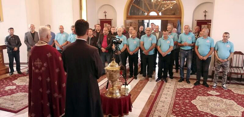  КОЗАРСКА ДУБИЦА, 24.СЕПТЕМБРА /СРНА/ - Бивши припадници Интервентног вода посебних једница полиције из протеклог одбрамбено-отаџбинског рата окупили су се како би одали пошту страдалим колегама који положили животе за одбрану Републике Српске.