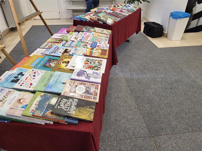 ПАЛЕ, 25. СЕПТЕМБРА /СРНА/ - На Палама је данас, пројекцијом играног филма "Грозни тата" у режији Јурија Коробјеникова и Карен Оганесјан, почела манифестација "Дани руског филма за дјецу" намијењена основцима и малишанима из вртића са подручја општине.