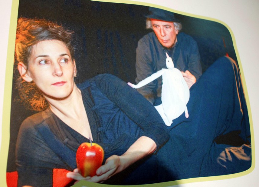 ИСТОЧНО САРАЈЕВО, 25. СЕПТЕМБРА /СРНА/ - Луткарско позориште из Израела извело је вечерас представу за одрасле "11:11 П.М." на Међународном фестивалу професионалних луткарских позоришта "Лут фест" у Културном центру Источно Ново Сарајево.