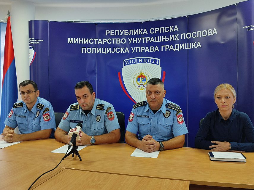ГРАДИШКА, 26.СЕПТЕМБРА /СРНА/ - Редовна конференција за новинаре у Полицијској управи Градишка.