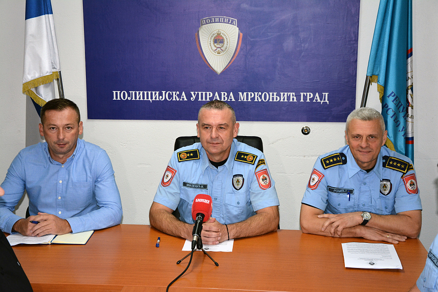 МРКОЊИЋ ГРАД, 27. СЕПТЕМБРА /СРНА/ - Конференција за новинаре руководства Полицијске управе Мркоњић Град о резултатима рада за август.