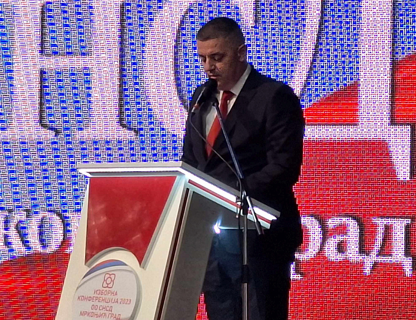 МРКОЊИЋ ГРАД, 27. СЕПТЕМБРА /СРНА/ - Драган Вођевић једногласно је изабран вечерас за новог предсједника Општинског одбора СНСД-а у Мркоњић Граду.