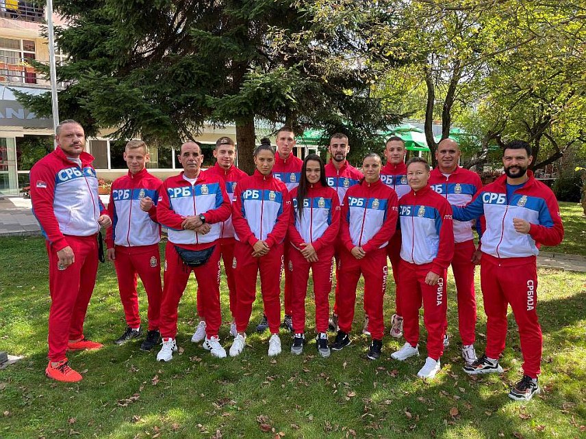 ЗВОРНИК, 27. СЕПТЕМБРА /СРНА/ - Анђела Бранковић представљаће Боксерски клуб "Обилић" из Зворника и репрезентацију Србије на Сениорском првенству Балкана у бугарском граду Албену гдје ће у петак, 29. септембра, имати полуфинални меч против репрезентативке Украјине.