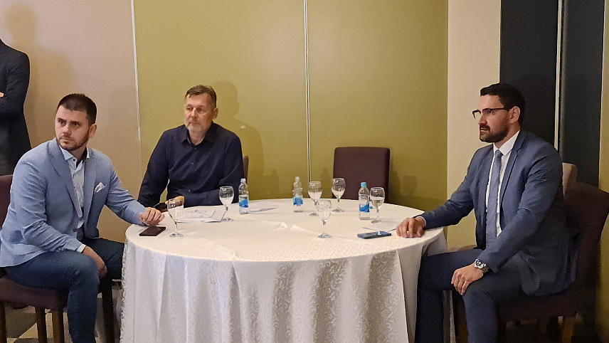 ДОБОЈ, 28. СЕПТЕМБРА /СРНА/ - Министар за европске интеграције и међународну сарадњу Републике Српске Златан Клокић у Добоју присуствује радионици за представнике републичких институција и организација цивилног друштва.