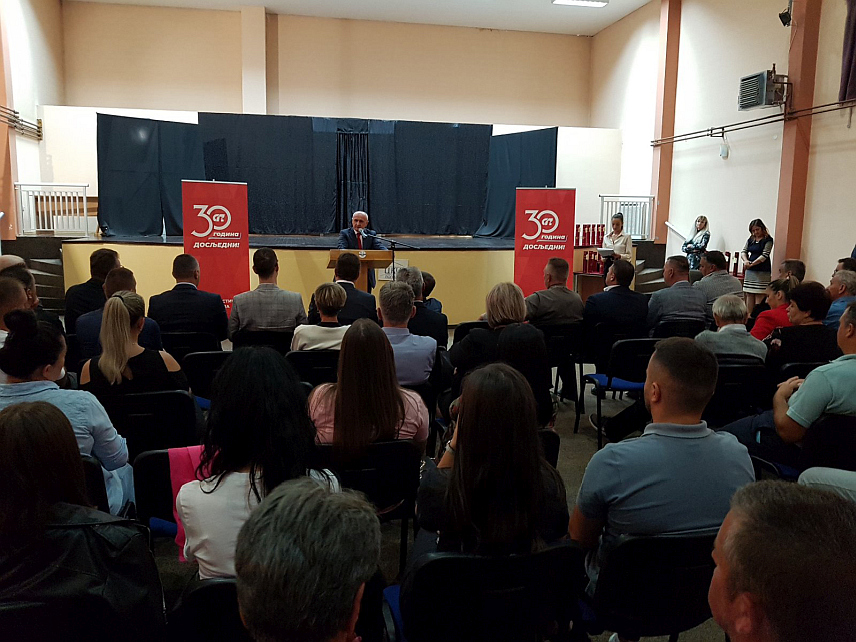 ЛОПАРЕ, 28. СЕПTЕМБРА /СРНА/ - Лидер Социјалистичке партије Петар Ђокић на свечаној академији поводом јубилеја 30 година постојања СП у Лопарама.