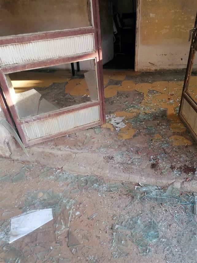 КОСОВСКА МИТРОВИЦА, 29. СЕПТЕМБРА /СРНА/ -Припадници специјалне јединице полиције самопрогашеног Косова Росу ушли су јутрос у круг Здрвственог центра у сјеверном дијелу Косовске Митровице .