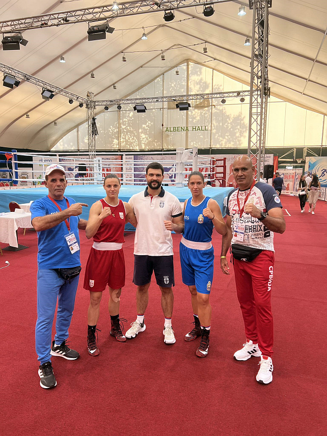 ЗВОРНИК, 29. СЕПТЕМБРА /СРНА/ - Чланица Боксерског клуба "Обилић ТРБ" из Зворника и репрезентативка Србије Анђела Бранковић се побједом над представицом Украјине пласирала у финале сениорског првенства Балкана у Бугарској, саопштено је вечерас из овог клуба.