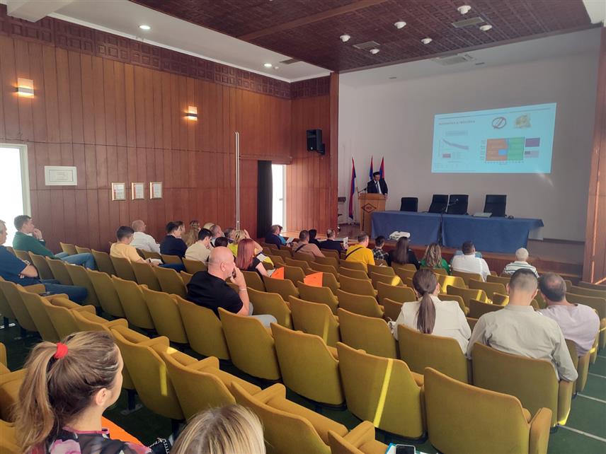 ТРЕБИЊЕ, 30.СЕПТЕМБРА /СРНА/ - Симпозијум Удружења кардиолога Републике Српске "Примаријус др Зоран Паовица" у Требињу.