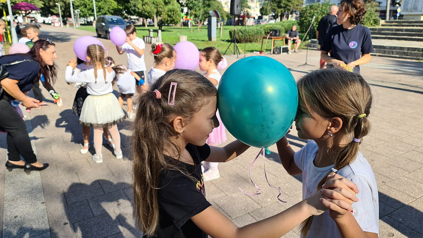 ДОБОЈ, 30. СЕПТЕМБРА /СРНА/ - Седми "Сусрет беба" окупио је данас 25 малишана у Добоју. 