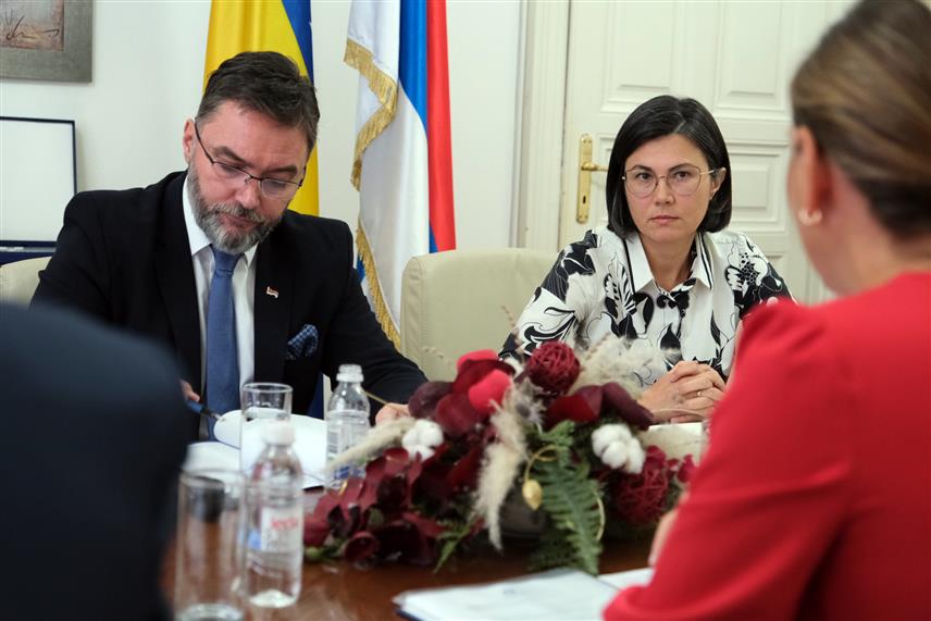 САРАЈЕВО, 6. СЕПТЕМБРА /СРНА/ - Mинистар спољне трговине и економских односа у Савјету министара Сташа Кошарац током данашњег састанка са директором ЕБРД-а Мануелом Несл.