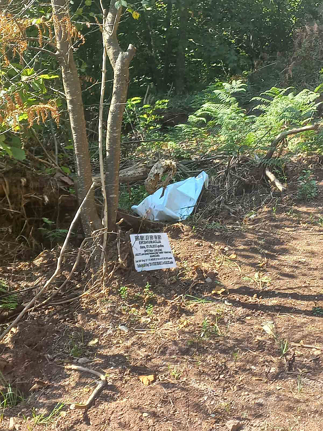 САРАЈЕВО, 7. СЕПТЕМБРА /СРНА/ - На локалитету Бријесница Горња у федералној општини Лукавац пронађени су посмртни остаци за које се претпоставља да припадају жртви српске националности која је нестала 1995. године.