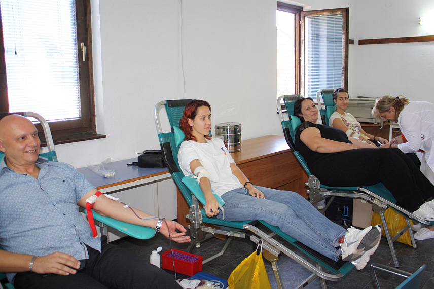 МОДРИЧА, 8. СЕПТЕМБРА /СРНА/ - У акцији добровољног давања крви у Модричи данас су прикупљене 63 дозе за потребе Опште болнице "Свети апостол Лука" у Добоју.