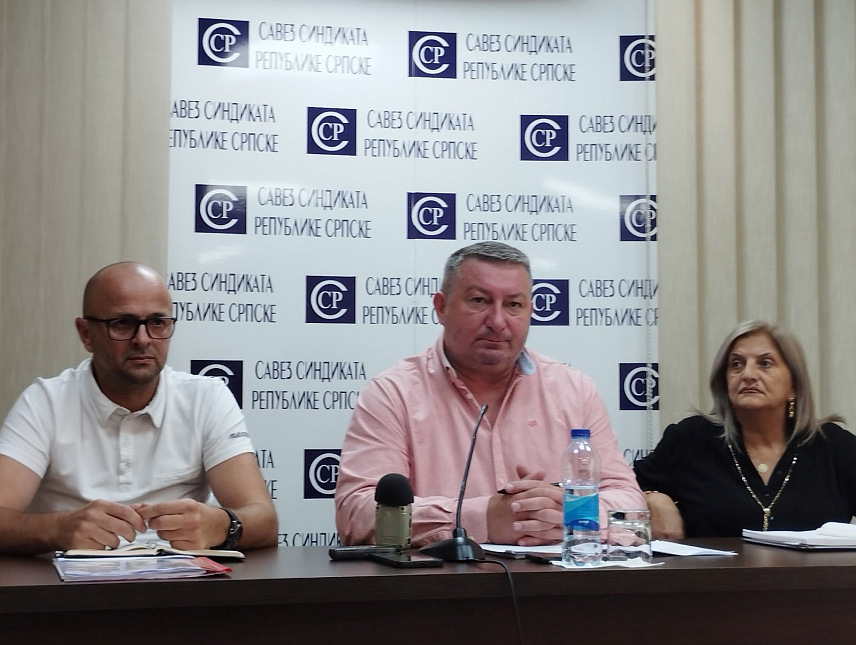 БАЊАЛУКА, 8. СЕПТЕМБРА /СРНА/ - Никола Црнчевић , предсједник Синдиката здравства и социјалне заштите Републике Српске на конференцији за новинаре.