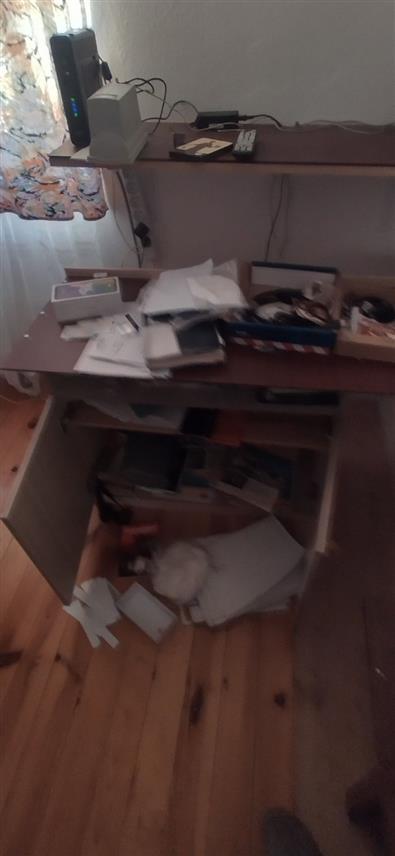 БЕОГРАД, 11. ЈАНУАРА /СРНА/ - Породичне куће Жарка Зарића и Радомира Ристића у повратничком селу Љубожда на Косову и Метохији опљачкане су током божићних празника, саопштила је Канцеларија за Косово и Метохију.