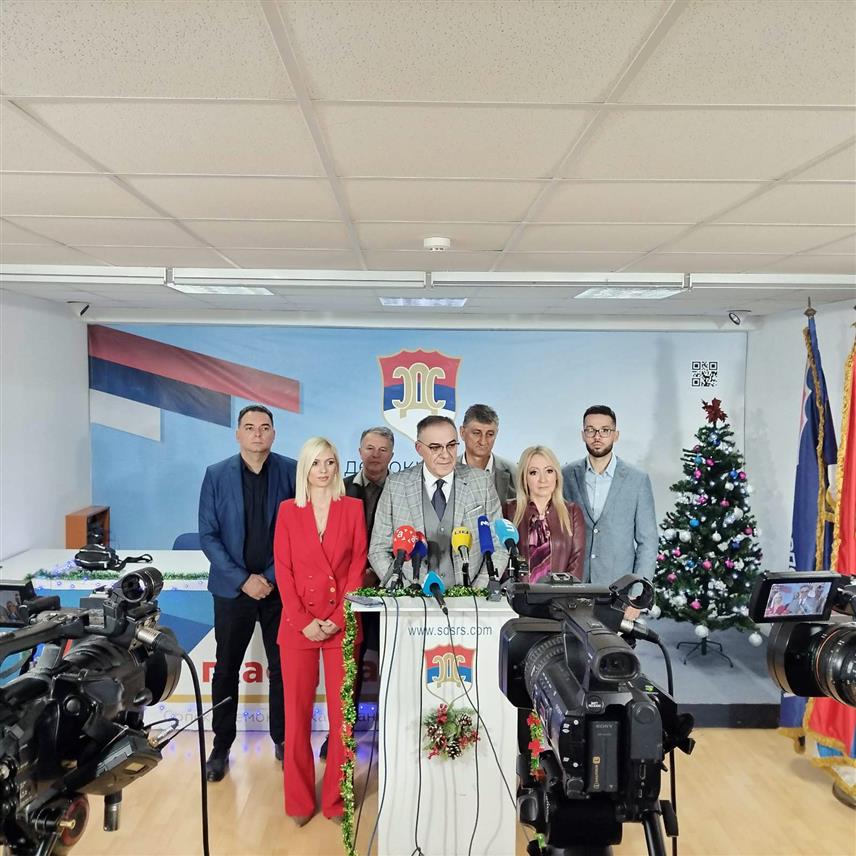 БАЊАЛУКА, 12. ЈАНУАРА /СРНА/ - Предсједник СДС-а Милан Миличевић на конференцији за новинаре у Бањалуци.