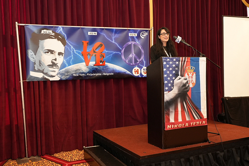 ЊУЈОРК, 14. ЈАНУАРА /СРНА/ - У Њујорку је одржана 12. међународна конференција "У духу Тесле" на којој су учешће узели многи угледни научни радници, стручњаци, привредници, новинари, умјетници, глумци и књижевници из цијелог свијета.