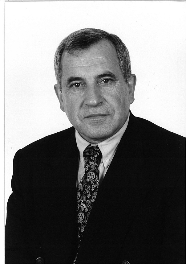 БАЊАЛУКА, 15. ЈАНУАРА /СРНА/ - Академик Драган Данелишен, оснивач и дугогодишњи начелник Дјечје хируршке клинике Клиничког центра Бањалука, преминуо је данас у 82. години, саопштила је Академија наука и умјетности Републике Српске /АНУРС/.