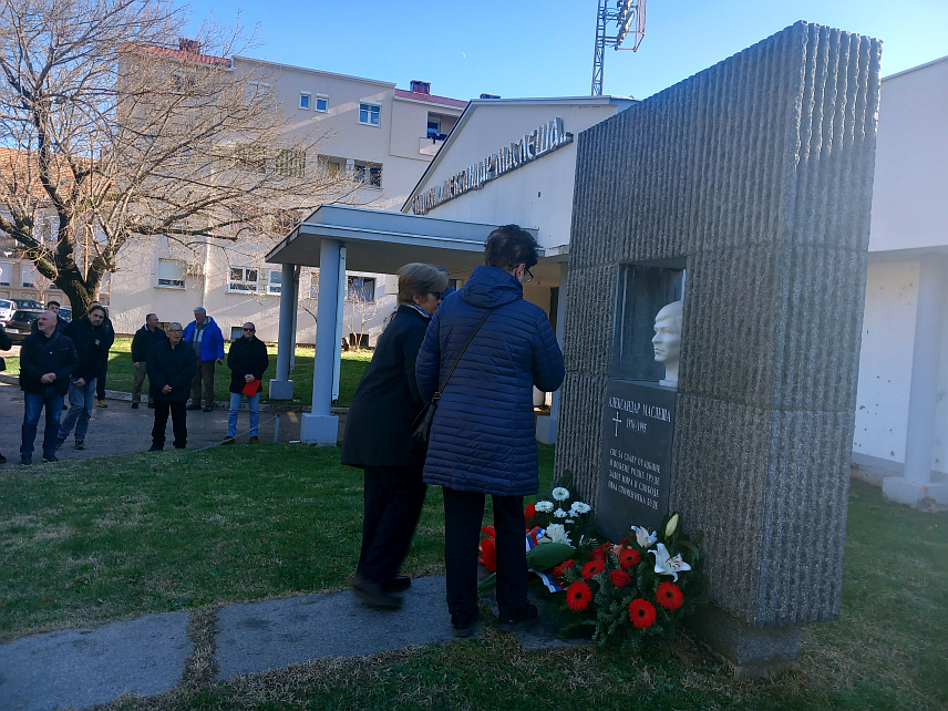 TРЕБИЊЕ, 16. ЈАНУАРА /СРНА/ - У Требињу је данас обиљежено 29 година од смрти Александра Маслеше, најмлађег борца Требињске бригаде Војске Републике Српске.