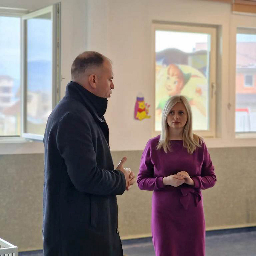 ЗВОРНИК, 18. ЈАНУАРА /СРНА/ - Град Зворник је проширио капацитете Дјечијег вртића "Наша радост" у Зворнику преузимањем дјечијег вртића компаније Алумине "Невен" у Каракају.