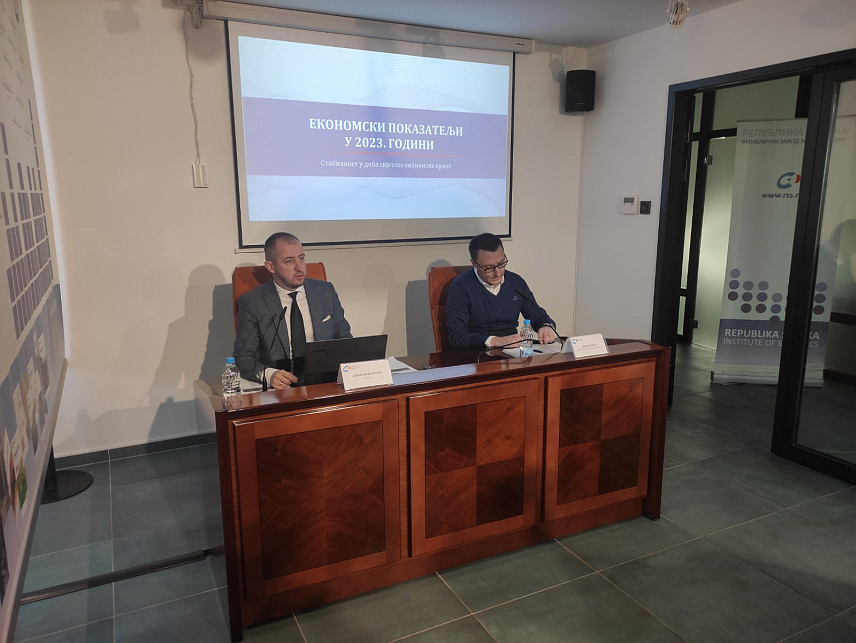 БАЊАЛУКА, 22. ЈАНУАРА /СРНА/ - Директор Републичког завода за статистику Дарко Милуновић на конференцији за новинаре о макроекономској ситуацији Републике Српске у току 2023. године.