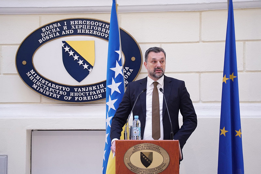 САРАЈЕВО, 24. ЈАНУАРА /СРНА/ - Министар иностраних послова у Савјету министара Елемедин Конаковић на конференцији за новинаре.