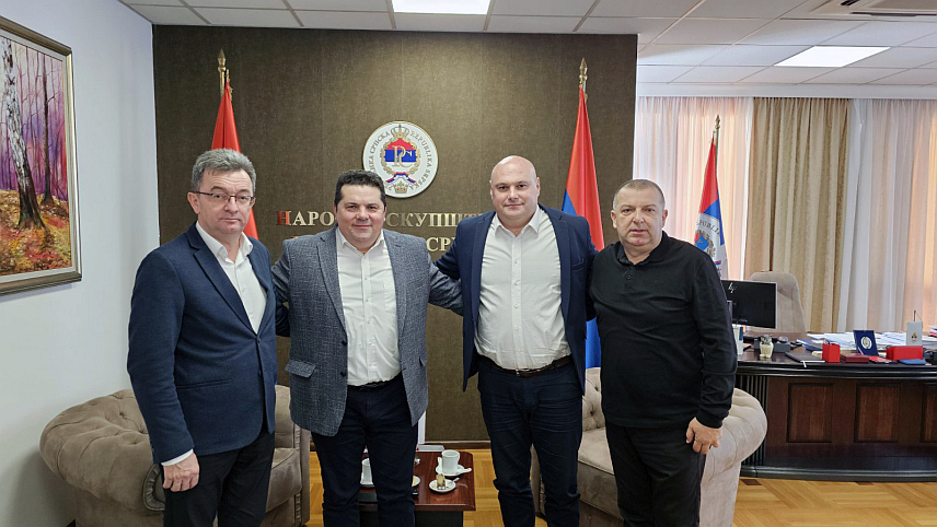 БАЊАЛУКА, 25. ЈАНУАРА /СРНА/ - Предсједник Народне скупштине Републике Српске Ненад Стевандић разговарао је данас у Бањалуци са директором компаније "Јумко“ из Врања Браниславом Трајковићем о сарадњи ове компаније са привредницима из Републике Српске.	

