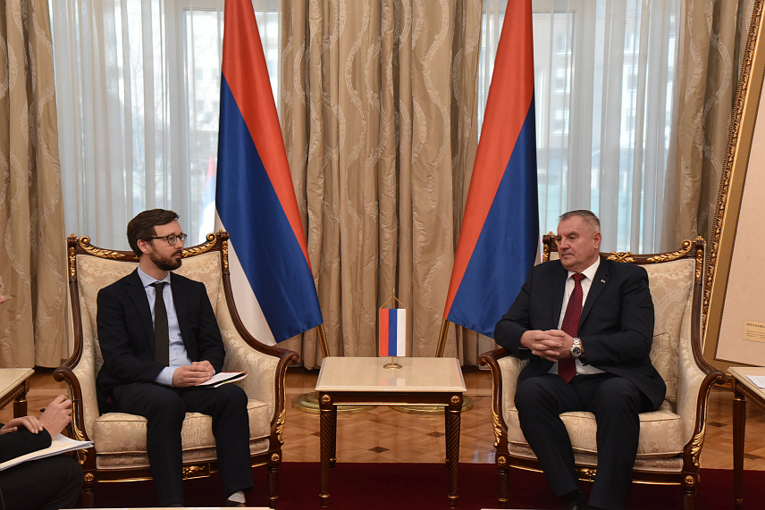 БАЊАЛУКА, 25. ЈАНУАРА /СРНА/ - Премијер Радован Вишковић током сусрета са резидентним представником ММФ-а у БиХ Андреасом Тудиком.